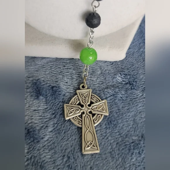 Elegant Rosary Beads Silver & Green Beaded Necklace with Miraculous Medal 19.5" - Picture 3 of 6